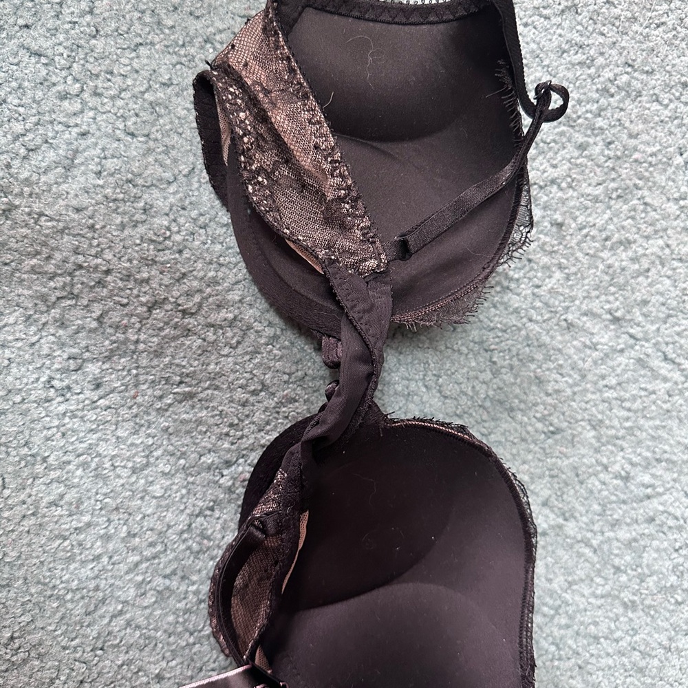 Victoria's Secret Black Lace Push Up Bra Full Coverage - Picture 2 of 3